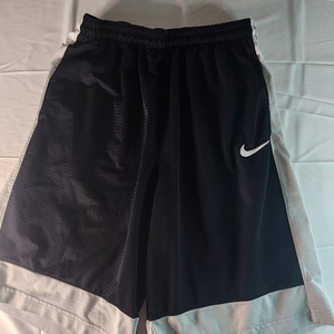 NIKE‎ Mens Black & White Basketball Athletic Shorts w Pockets Drawstring S156.